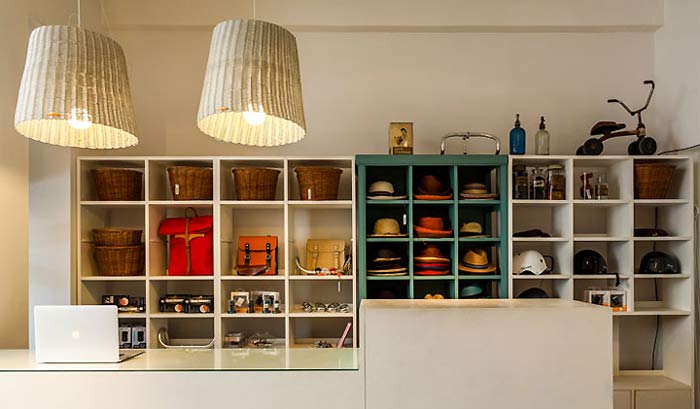 工業(yè)元素自行車店鋪前臺背景墻裝修設(shè)計(jì)案例效果圖