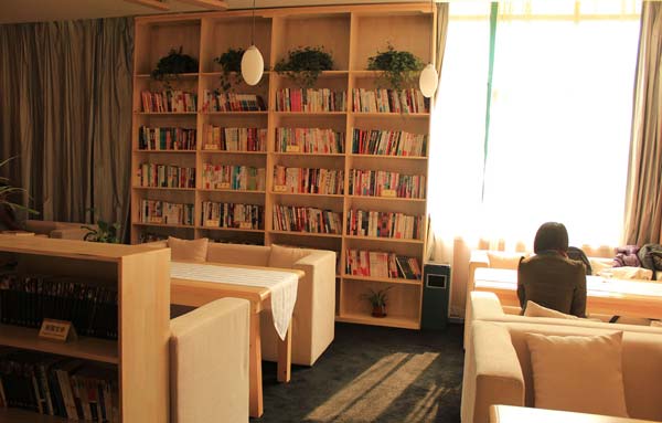 精裝修特色餐廳休息區裝修設計實景圖