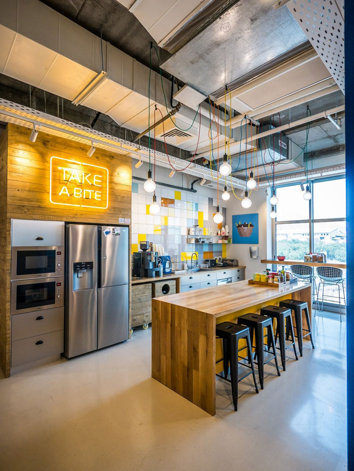 軟件開發(fā)公司辦公室茶水間裝修設(shè)計實景圖