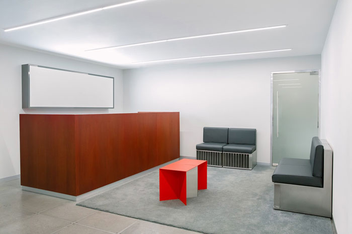 現代極簡辦公室前臺裝修設計效果圖