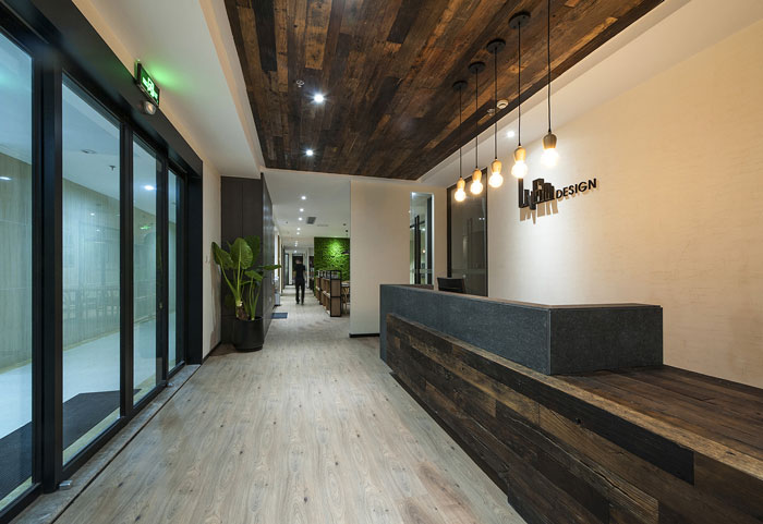 新中式辦公室前臺走廊裝修設計效果圖