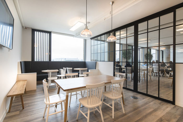 女裝公司辦公室休息區(qū)裝修設計效果圖