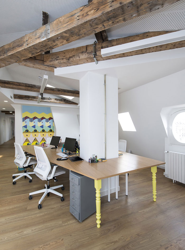 金融公司辦公室辦公區(qū)裝修設計效果圖