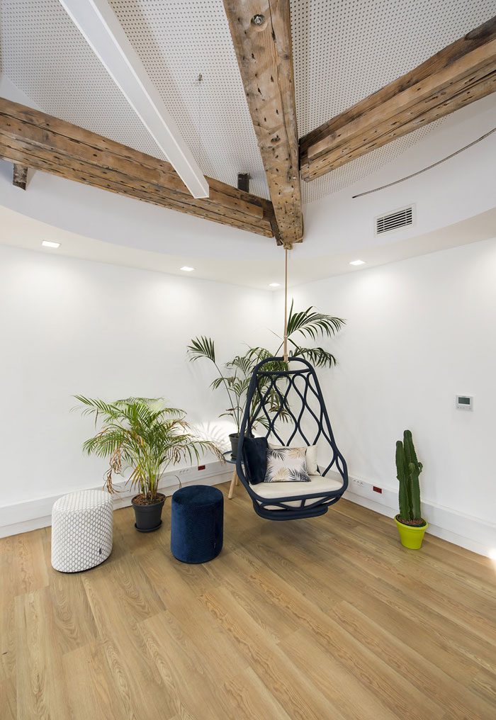 金融公司辦公室休閑區(qū)裝修設計效果圖