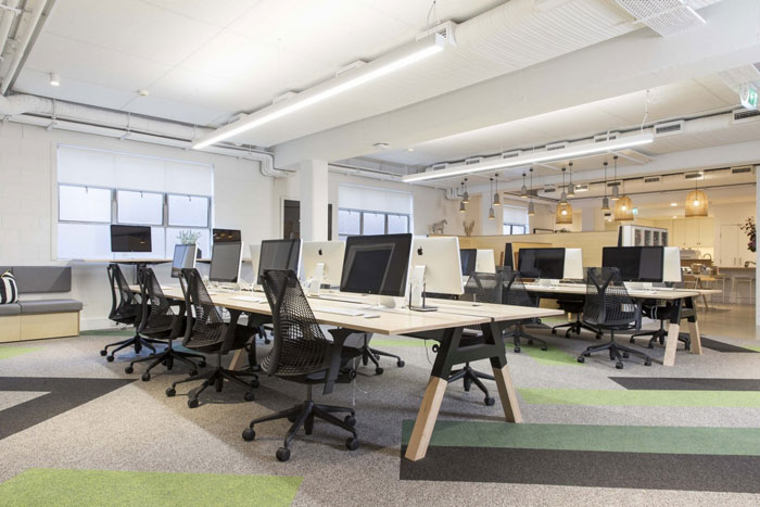 開放式辦公室辦公區(qū)裝修設計效果圖