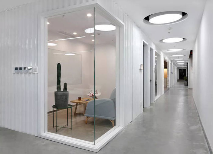 廢舊工廠改造辦公室過道裝修設計效果圖