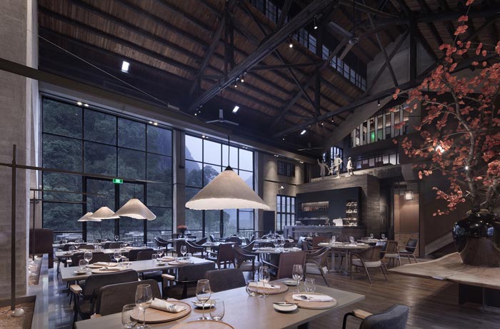 陽朔糖舍酒店主用餐區(qū)裝修設(shè)計效果圖