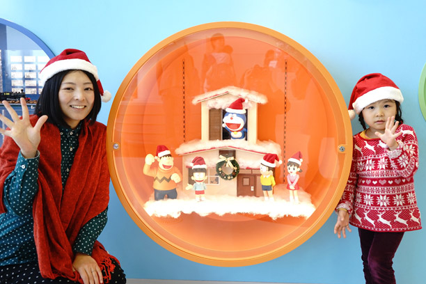 哆啦a夢主題餐廳墻體裝修設計效果圖