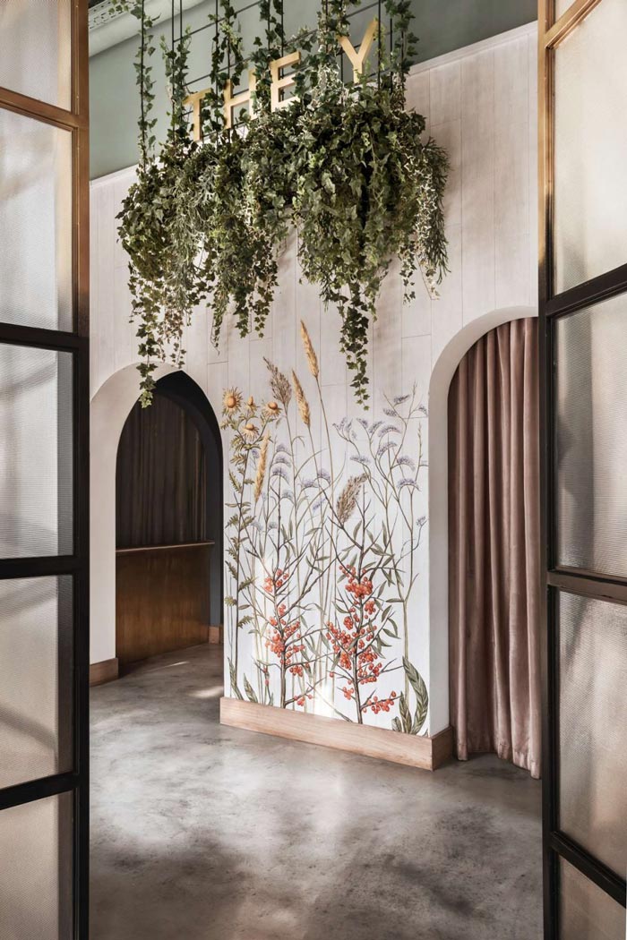 兩層夢幻餐廳樓梯裝修設(shè)計效果圖