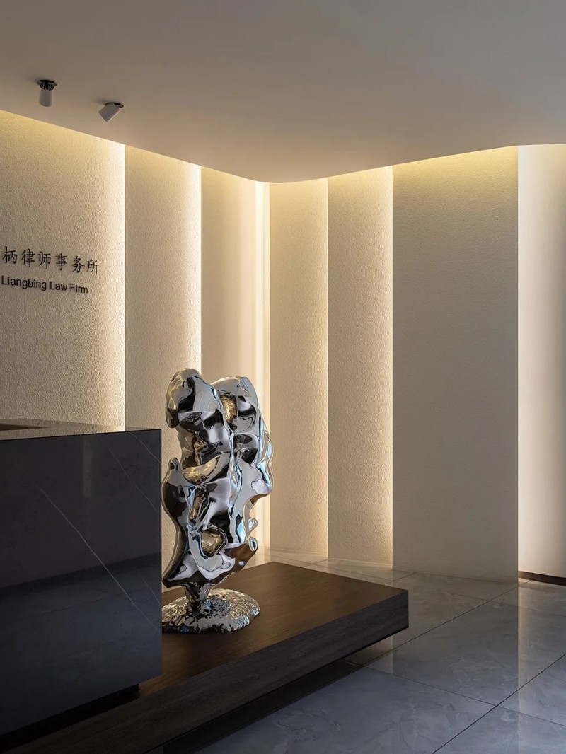 沉穩(wěn)內(nèi)斂的律所事務所辦公室空間設計裝修【1000平方米】